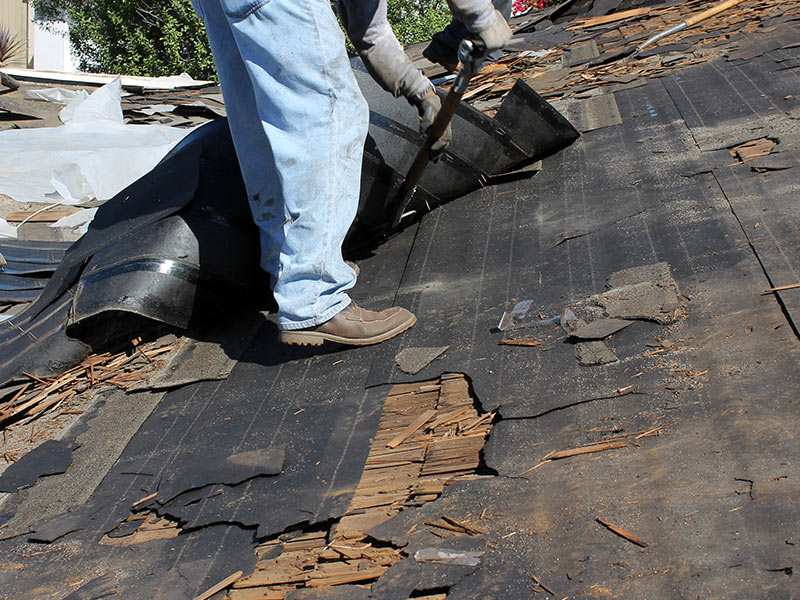 h3 roofing contractor working on storm roof repair umantilla fl